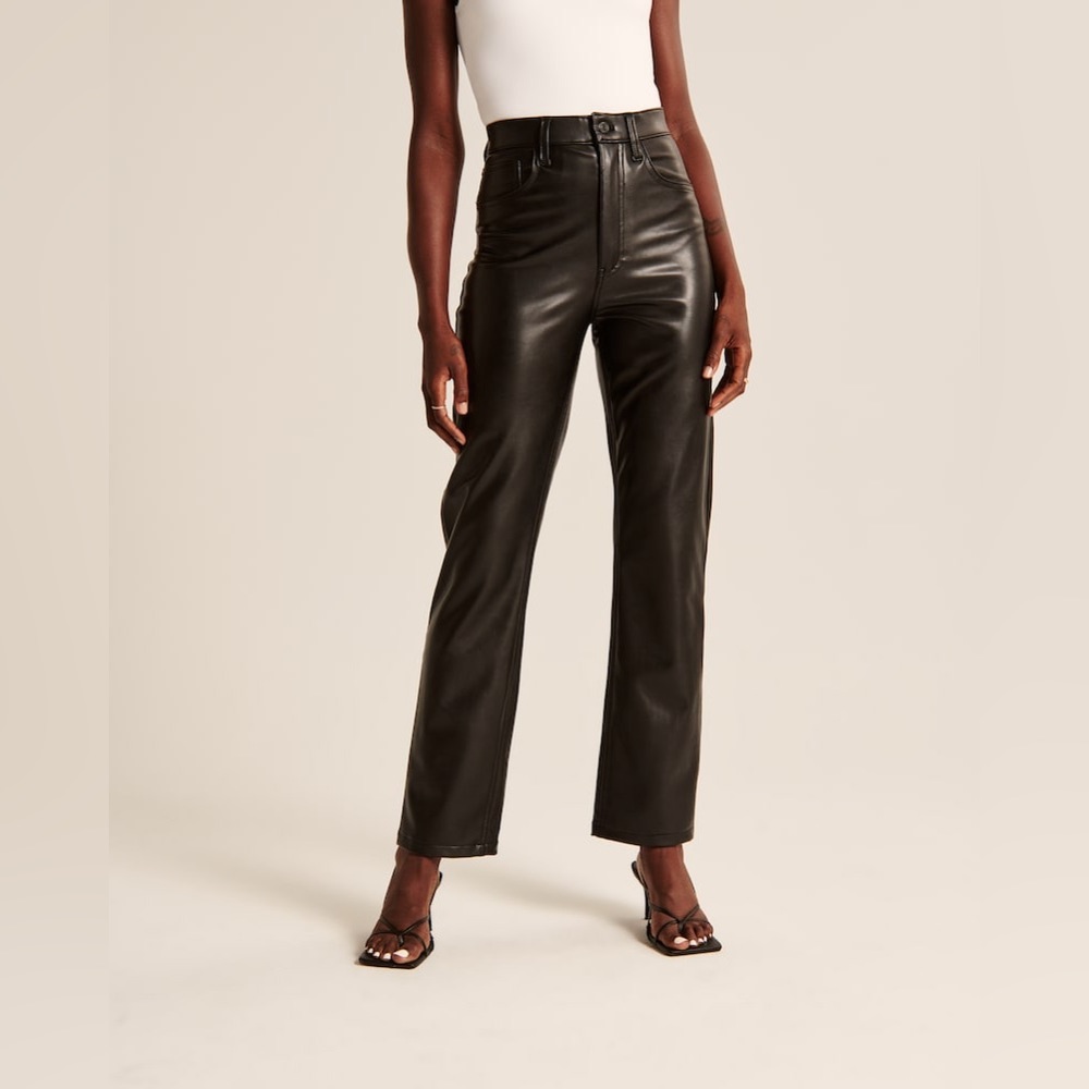 Abercrombie & Fitch The 90’s Straight high Rise vegan leather 29/8